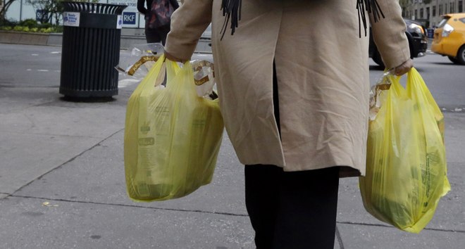 62 Prozent für Verbot von Plastiktüten in Geschäften